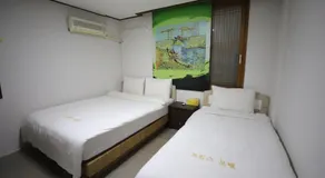 Twins Hotel - Image 2