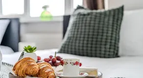 Fowler House 2 Bedroom ,Free WIFI, Parking, Crawley, Close to Gatwick Airport, Contractor friendly, business travellers - Image 5