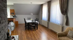 Spacious Apartment in Town Centre - Image 2