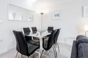 Roomspace Serviced Apartments - Royal Swan Quarter - Image 5