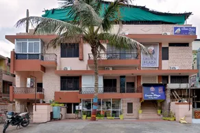 OYO Crown Plaza Heritage - Image 4