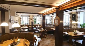 Gasthof Hotel Weinbau "Zum Goldenen Ochsen" - Image 2