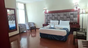 Blue Birds International Hotel - Image 2
