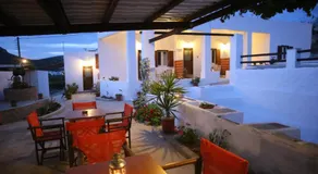 Oasis Rooms & Studios in Galissas - Image 2