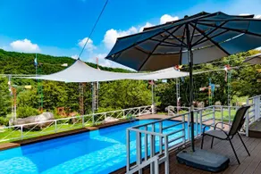 Baramheunjeok Glamping Caravan - Image 2