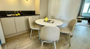 A beautiful renovated top floor apartment in city center - Image 3