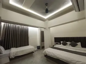 Hotel Raj Residency - Image 4