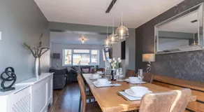 Stylish and comfortable 4-Bedroom Retreat in the Heart of Chelmsford - Image 3