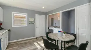 New renovated single family home built in 1999 - Image 4