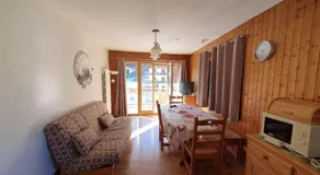 Apartamento \"Résidence 17\" con vistas a la montaña y balcón - Image 2