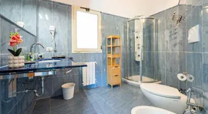 Villa mit Terrasse, Pool und Grill | Bergblick | Perfekt für die Arbeit von Zuhause - Image 2