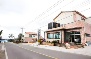 Jeju Hill Hotel - Image 2