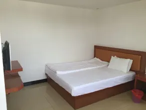 Huamei Business Apartments - Image 3