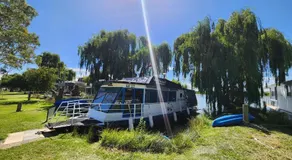 Hasta La Vista river cruiser - Image 4