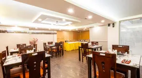 Hotel The Gold Inn - Walking Distance From Gaffar Market Karol Bagh Delhi - Image 4