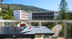 app Le Rocazur avec piscine et parking en bord de mer à 500M du centre ville - Image 4