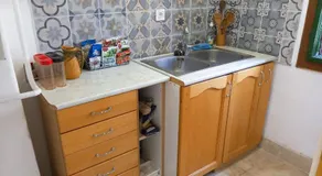 Kisfaludy Apartment House - Image 4