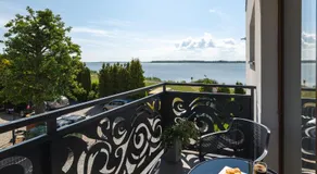 SOLEK, Apartamenty hotelowe i pokoje gościnne ze śniadaniem, przyjazne zwierzętom, wyjątkowe, z widokiem na Jezioro Jamno i w bardzo bliskiej odległości od morza - Image 3