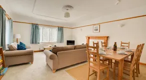 3 Bed in Cromer oc-1867 - Image 3