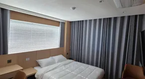 Golden Hotel 골든 호텔 - Image 3