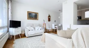 Bright Central Raisio 1BR Apt - Balcony & Sauna - Image 2