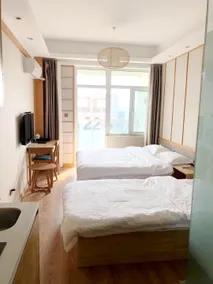 Qingdao World Expo City  double bed sunshine  room - Image 3
