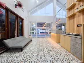 Urbanview Livy House Blitar - Image 2