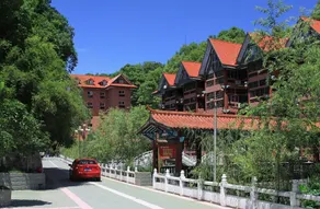 Hualong Village Hotel - Image 4