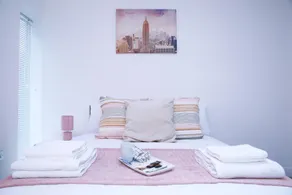 Lovely Apartment with free parking - Image 2