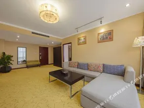 Guizhou Fengrun Karst Hotel (Jiaxiu Tower Qingyun Market Store) - Image 2