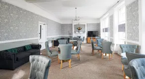 The Crown Hotel - Image 2