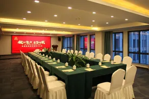 Pruis Restaurant & Hotel - Image 3