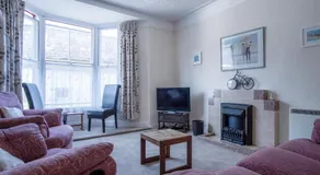 Dragons Den - 2 Bedroom Apartment - Tenby - Image 2
