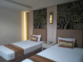 Hotel Grand Rosela - Image 4