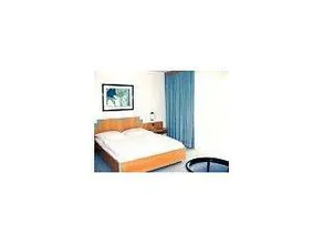 Hotel Plaza - Image 2
