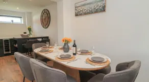 Oak Lodge - Image 5