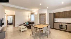 Stunning 2BR penthouse with harbour view & BBQ by 360 Estates - Image 2