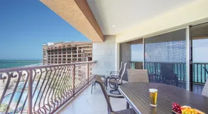 Chasing Sunsets Penthouse Perfect Elegant Ocean Front Condo - Image 2