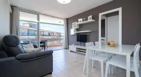 Hauzify I Apartament Punta del Cavall - Image 2