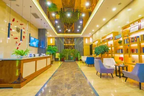 Golden Hotel - Image 3