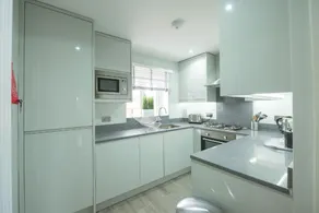 Headley House - Image 4