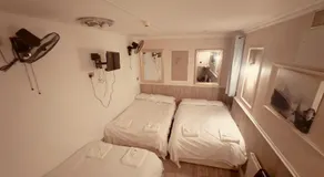 Warwick Road Rooms - Image 5