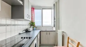 1BR Flat view on Eiffel Tower and Sacré-Coeur - Image 3
