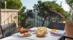 Petit Hotel Hostatgeria Sant Salvador - Image 5