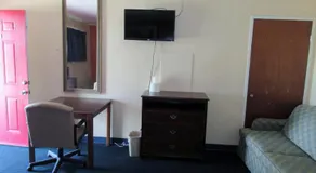 Encino Motel - Image 4