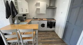 88, Two bed Chalet on Belle Aire Holiday Park - sleeps 5, pet friendly, bed linen and towels included plus onsite entertainment available - Image 4
