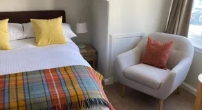 Honeypot Guest House - Image 2