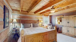 Napping Bear Cabin - Image 2