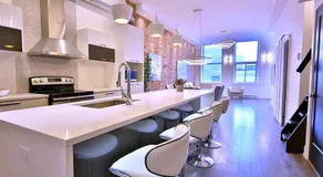 Yulux Old Montreal luxurious apartments - Image 4
