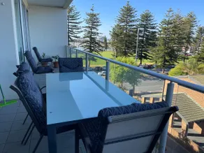 Glenelg resort style beachside apartment - Image 2
